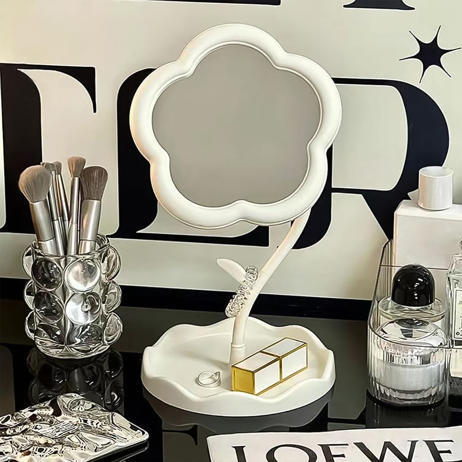 Flower-shaped Makeup Mirror Rotatable Makeup Mirror With Tray Table Vanity - Springkart 