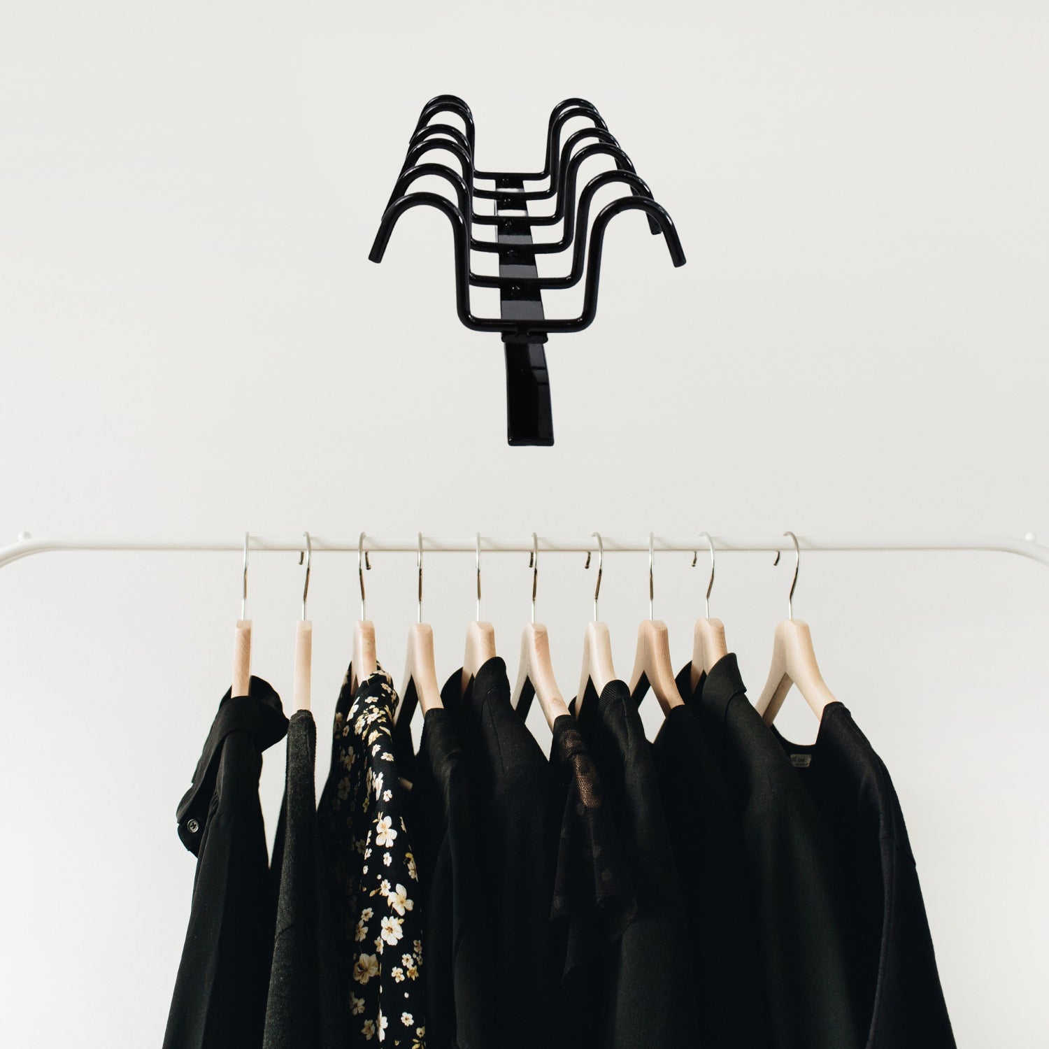 Double-row Metal Cupholder Rack Multi-purpose Iron Hanger With 6 Hooks (1 Pc) - Springkart 