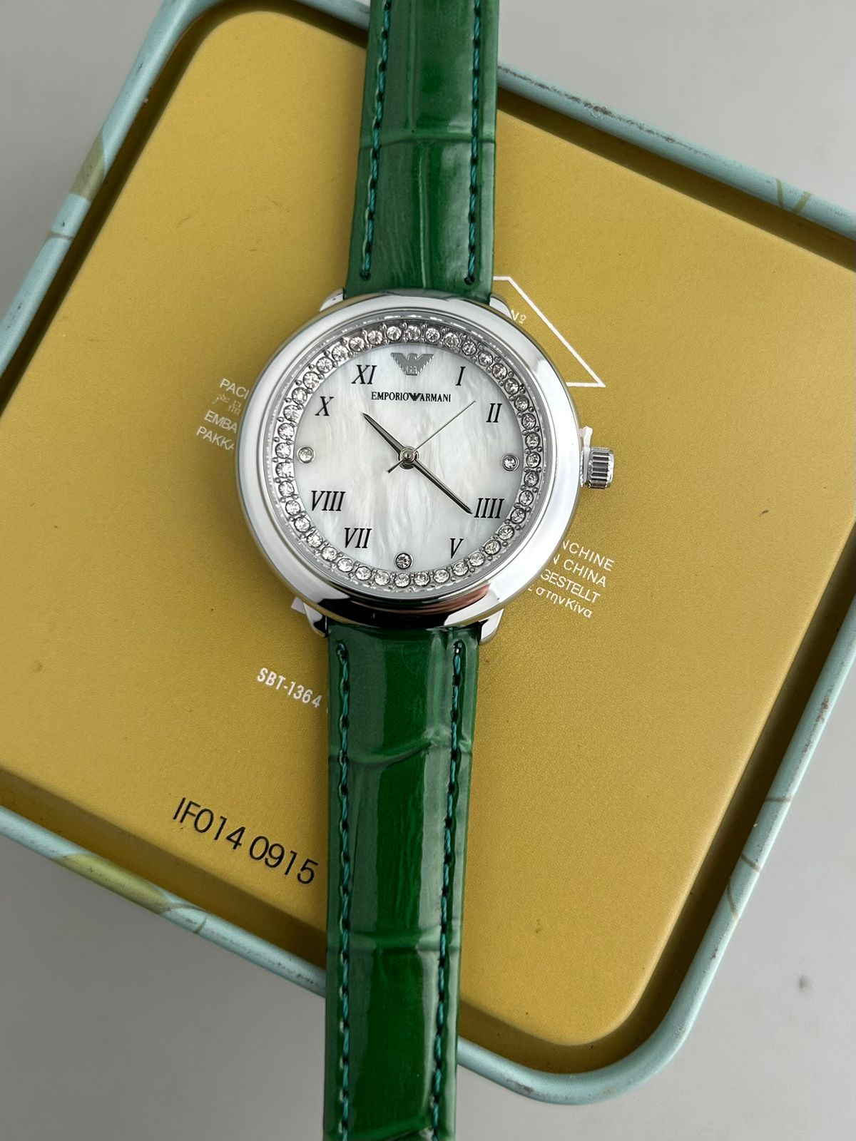 ✅ Emporio Armani Mother Of Pearl Dail white -Tone Stainless Steel Ladies Watch✅