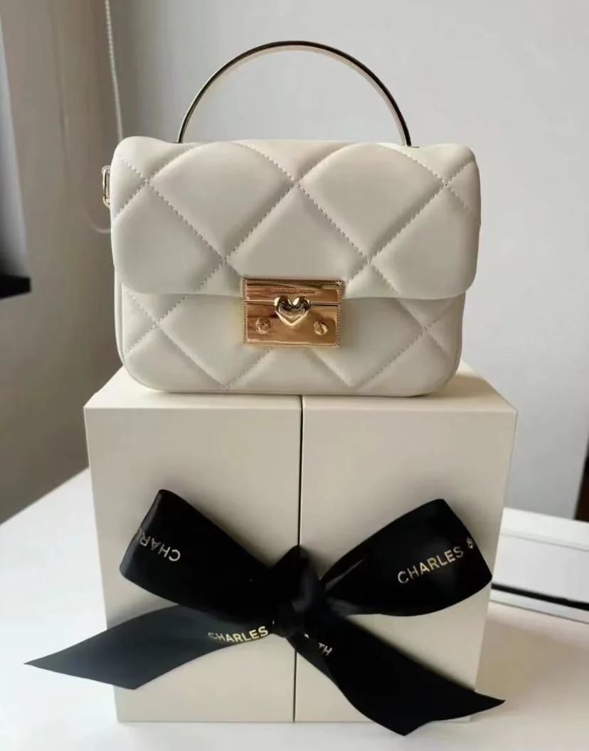 CHARLES &amp; KEITH QUILTED BOXY