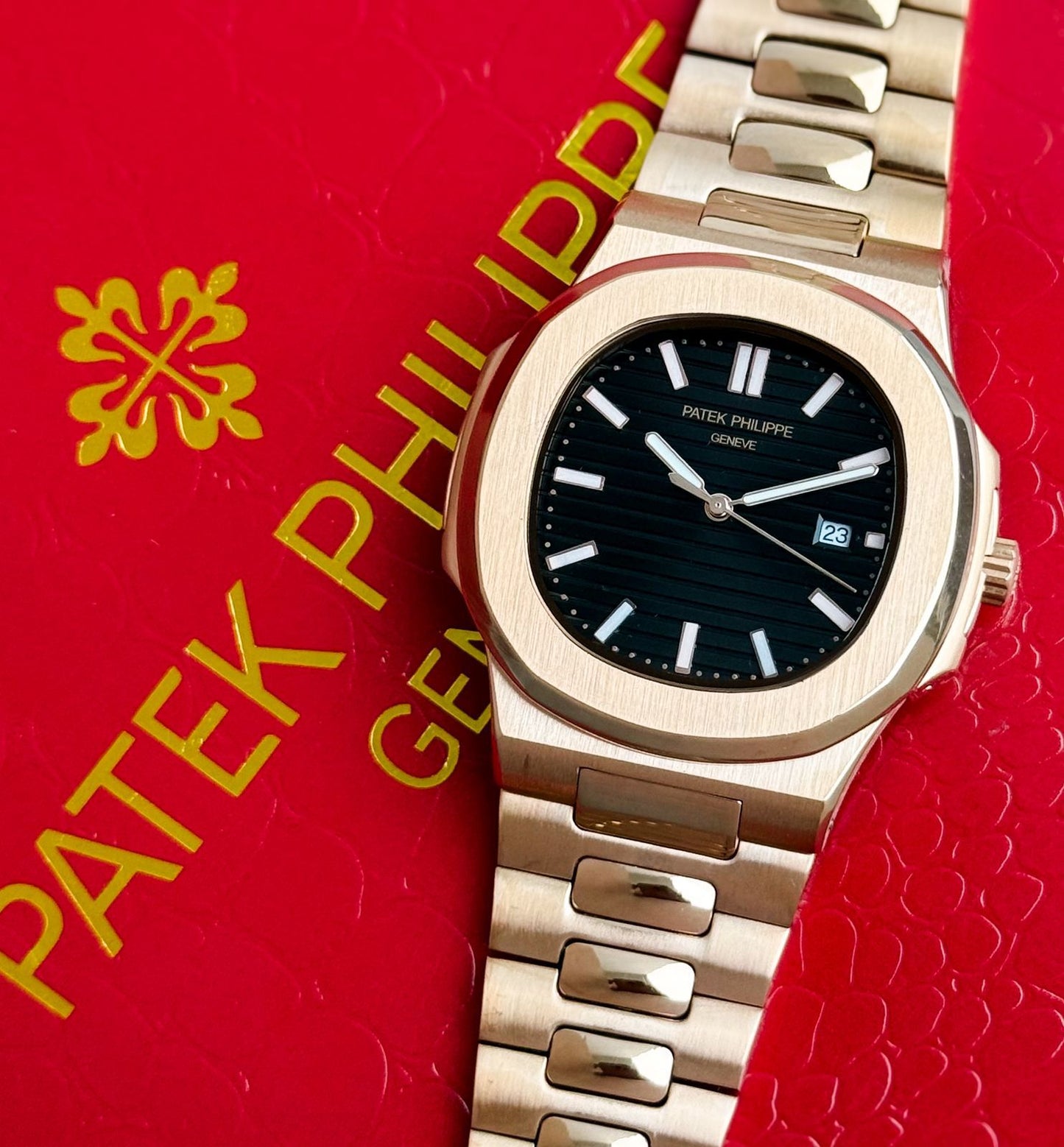 Patek Philippe epitomized the elegant Men's Watch ✅