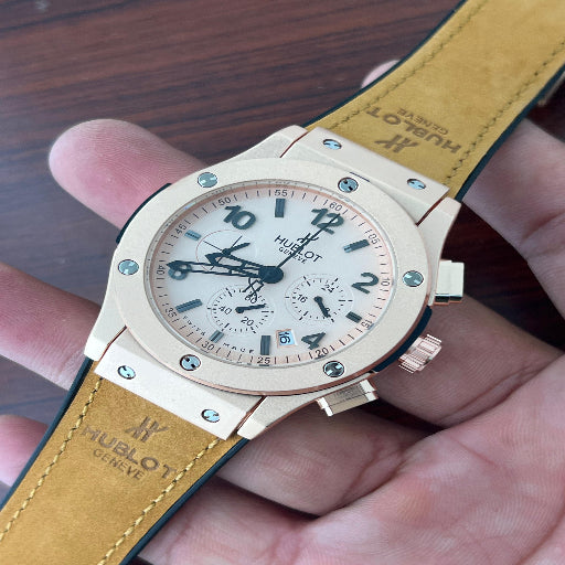 ✅ *Hublot Big Bang 5 Hand all shining Full Black, iconic  Strap collection (White Dial)