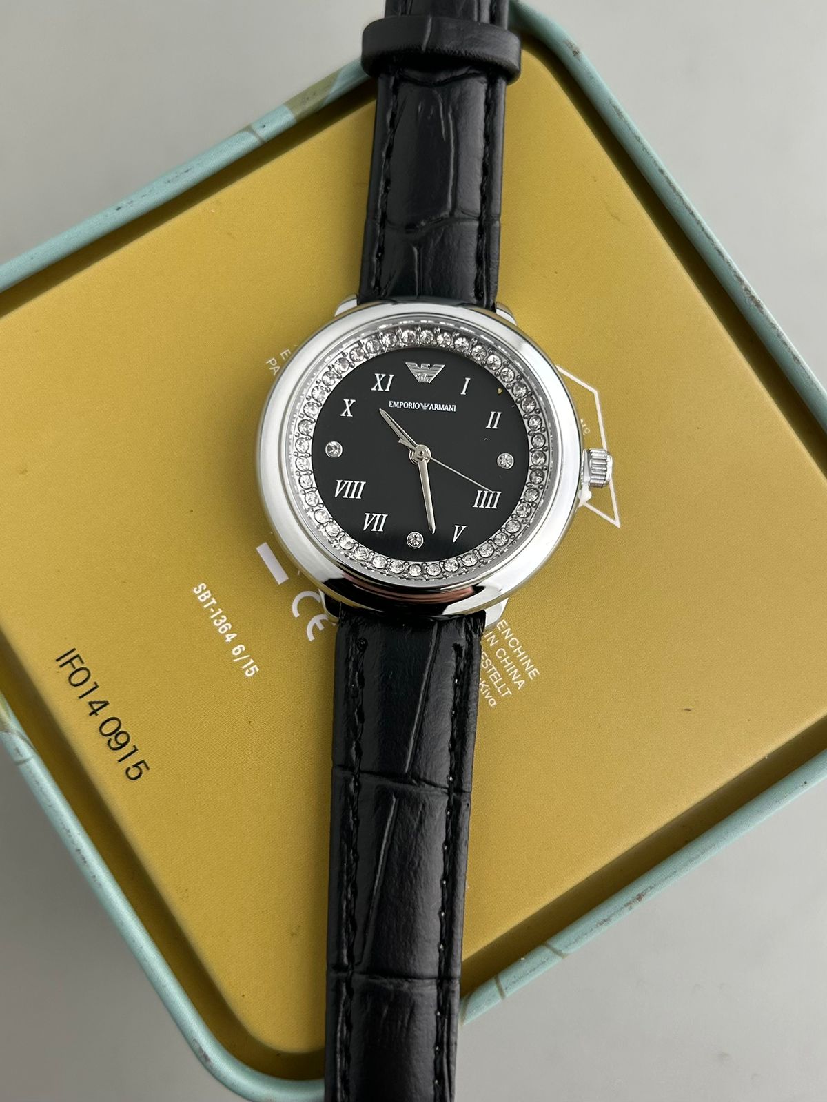 ✅ Emporio Armani Mother Of Pearl Dail white -Tone Stainless Steel Ladies Watch✅