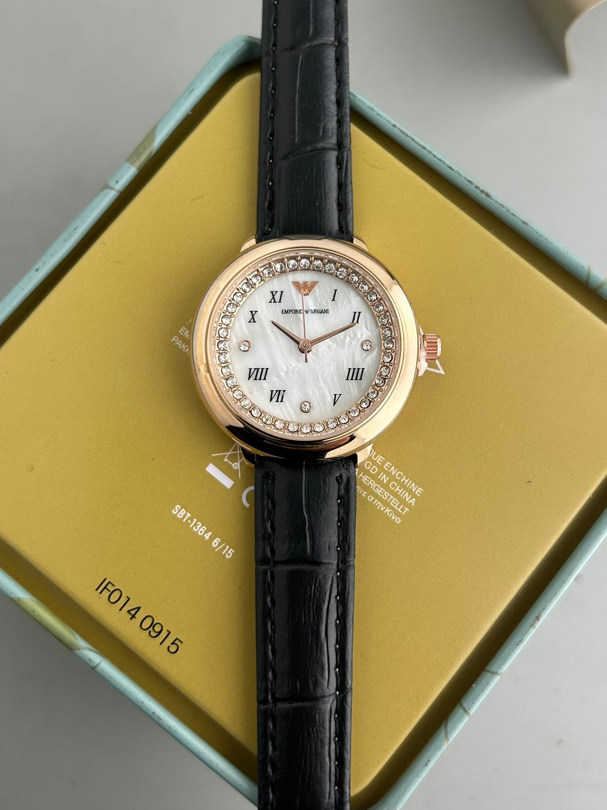 ✅ Emporio Armani Mother Of Pearl Dail white -Tone Stainless Steel Ladies Watch✅