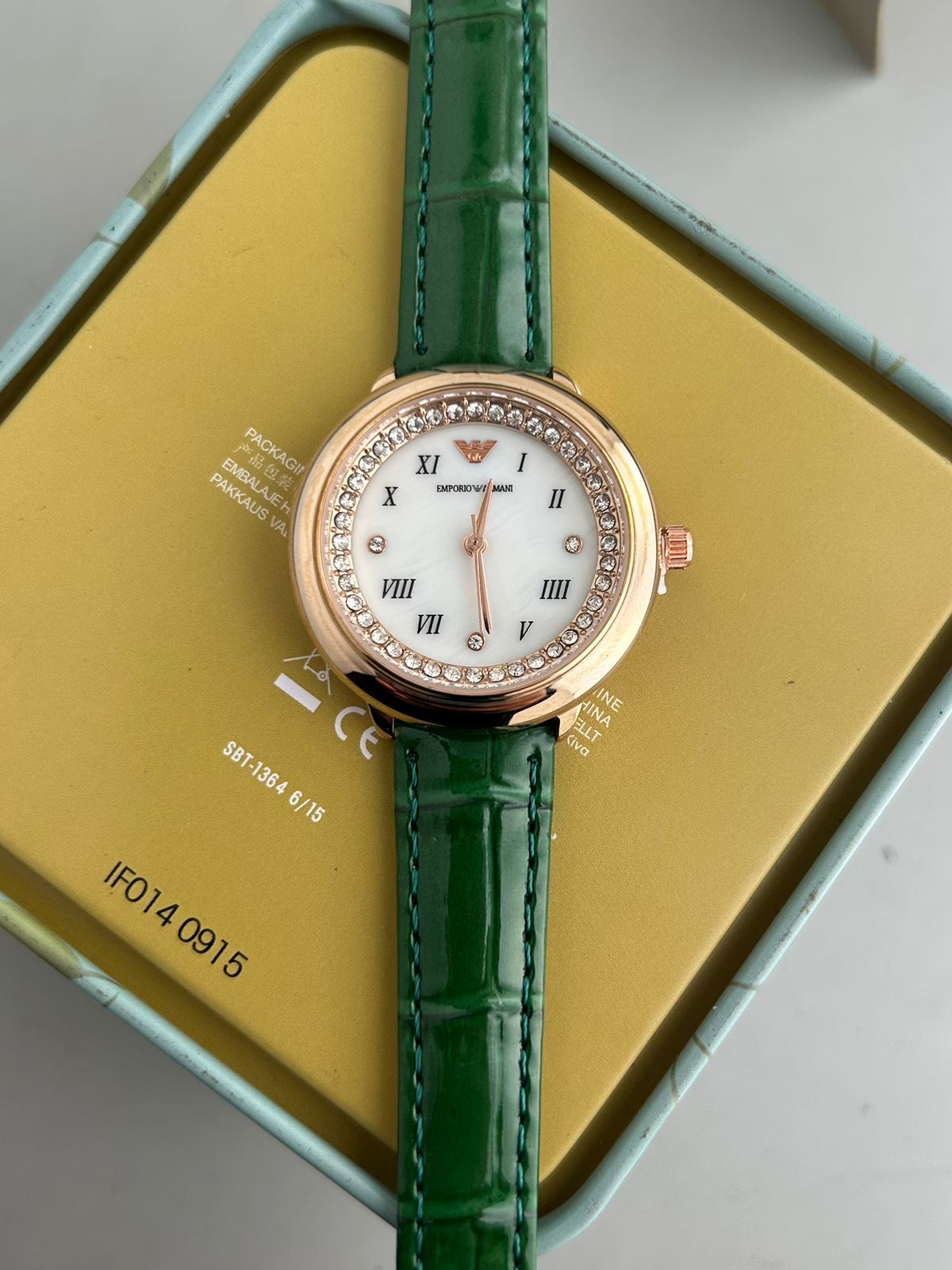 ✅ Emporio Armani Mother Of Pearl Dail white -Tone Stainless Steel Ladies Watch✅