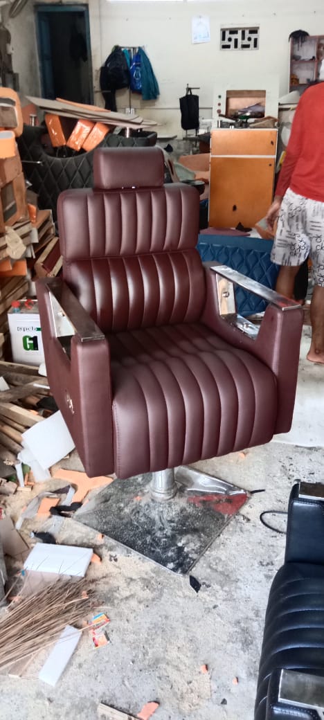 Cafe Hair Cutting Professional New Chair Imported Chair..