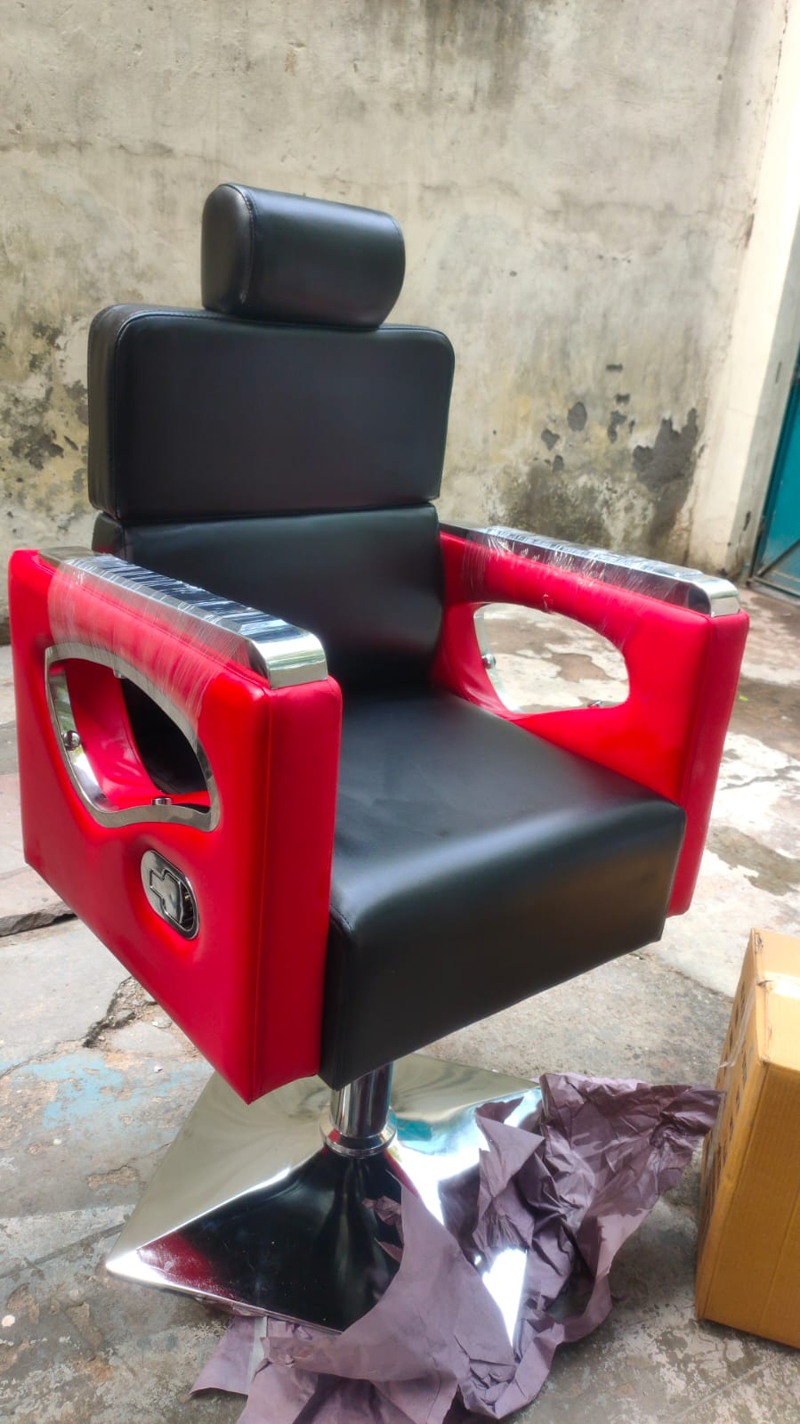 Steel Brown BRUT SALON CHAIR, p.u cushion/Professional, Synthetic Leather Imported.