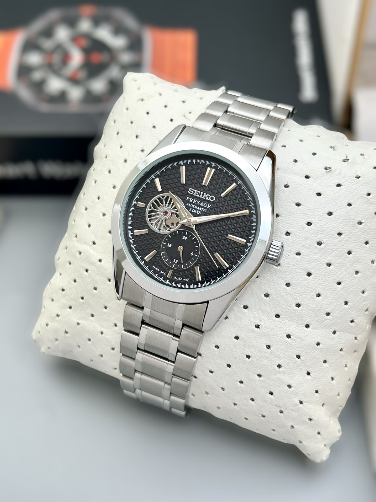 Seiko Elegant fully integrated watch