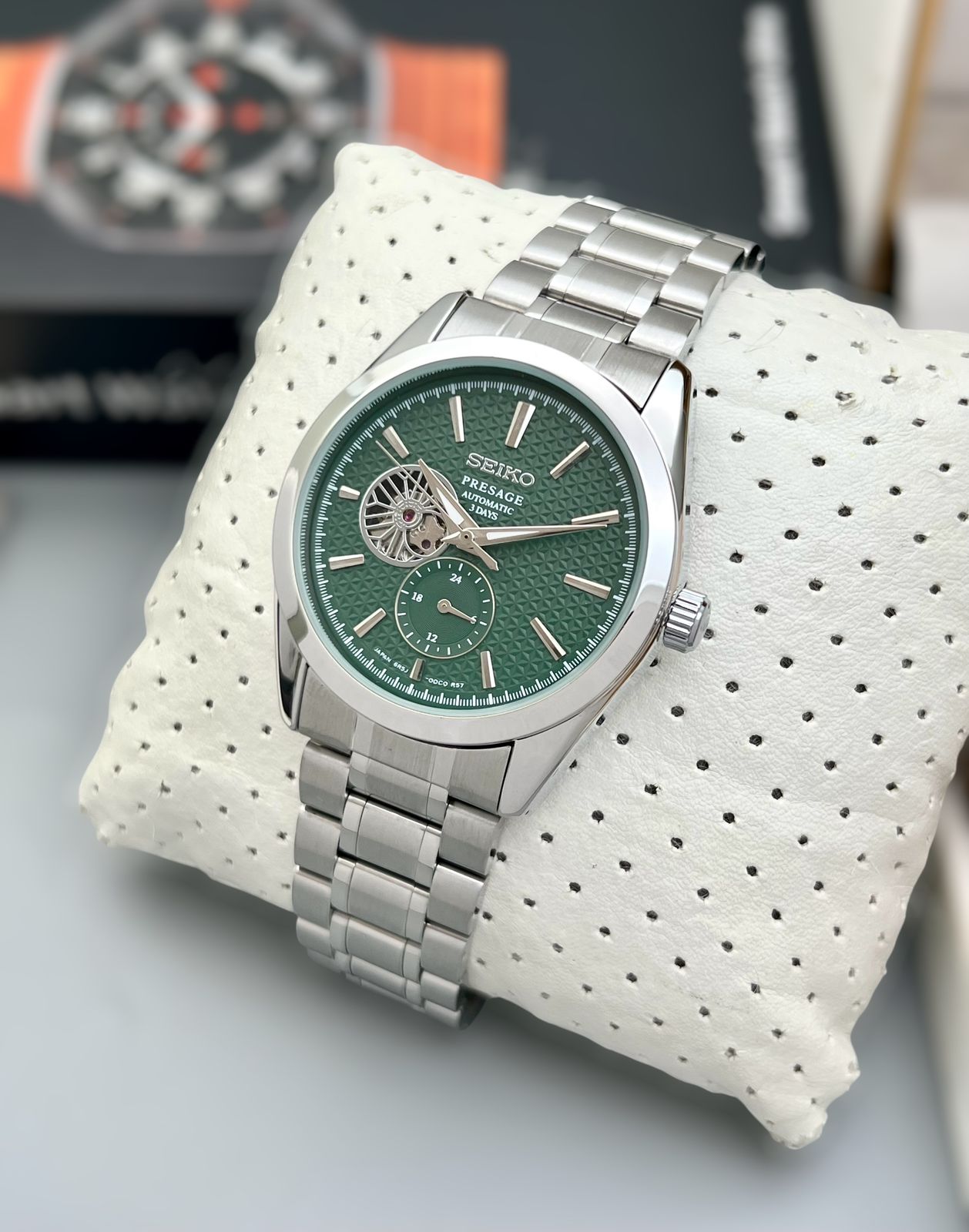 Seiko Elegant fully integrated watch
