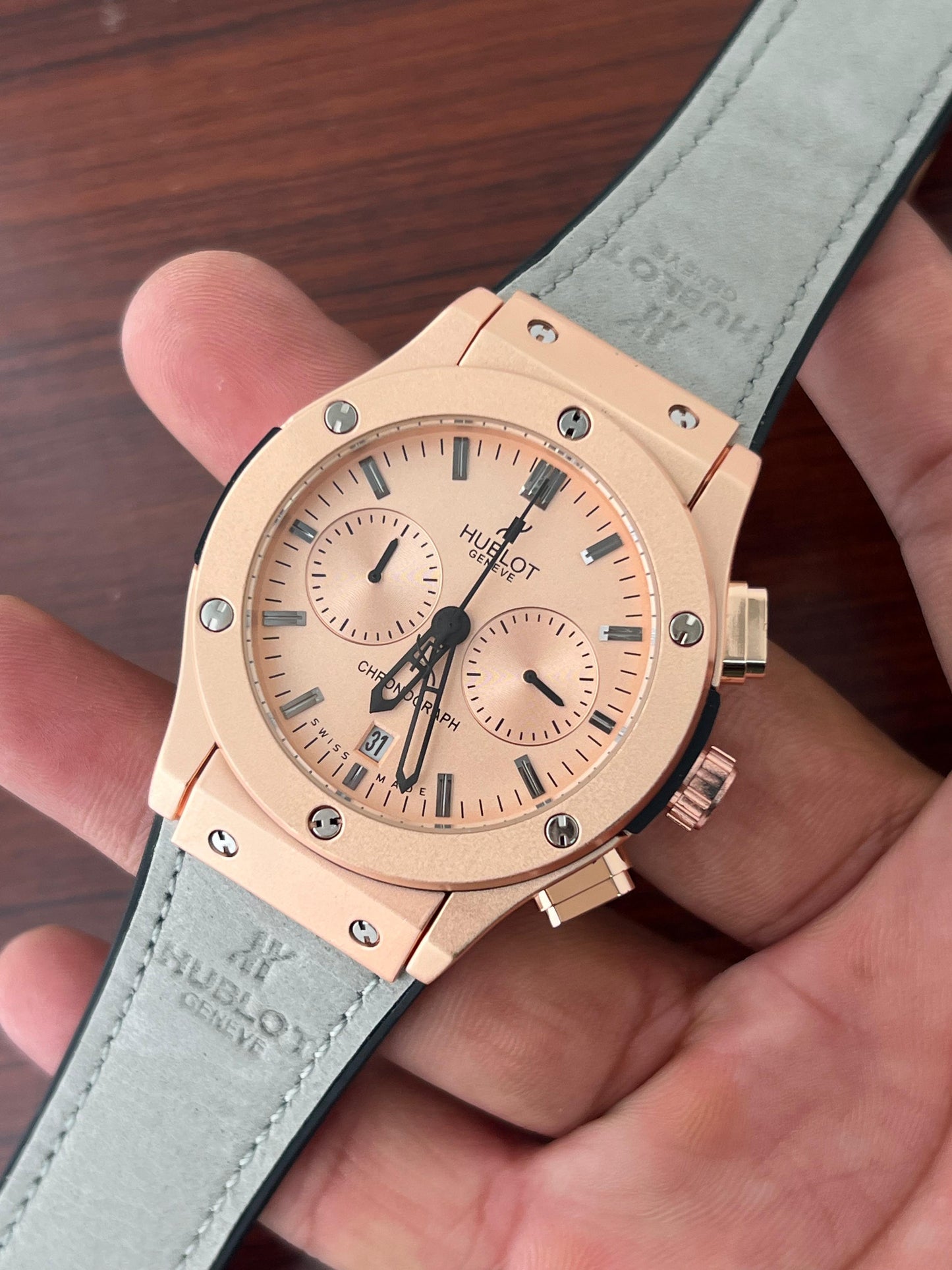 ✅ *Hublot Big Bang 5 Hand all shining Full Black, iconic  Strap collection