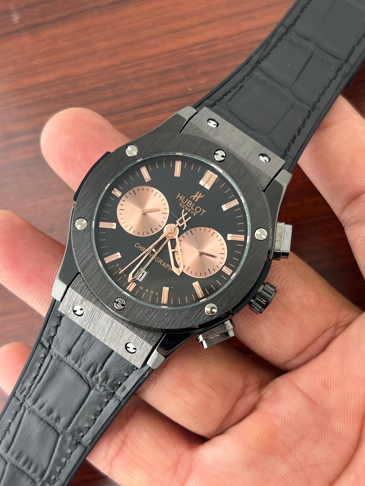 ✅ *Hublot Big Bang 5 Hand all shining Full Black, iconic  Strap collection