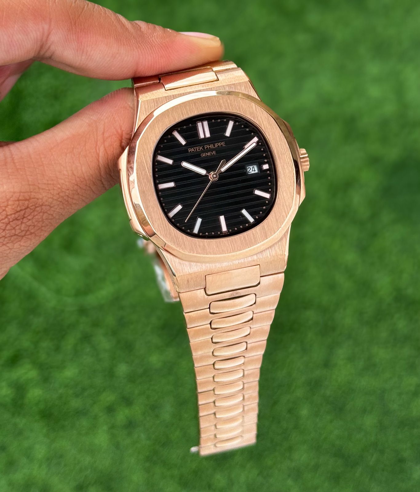 Patek Philippe epitomized the elegant Men's Watch ✅