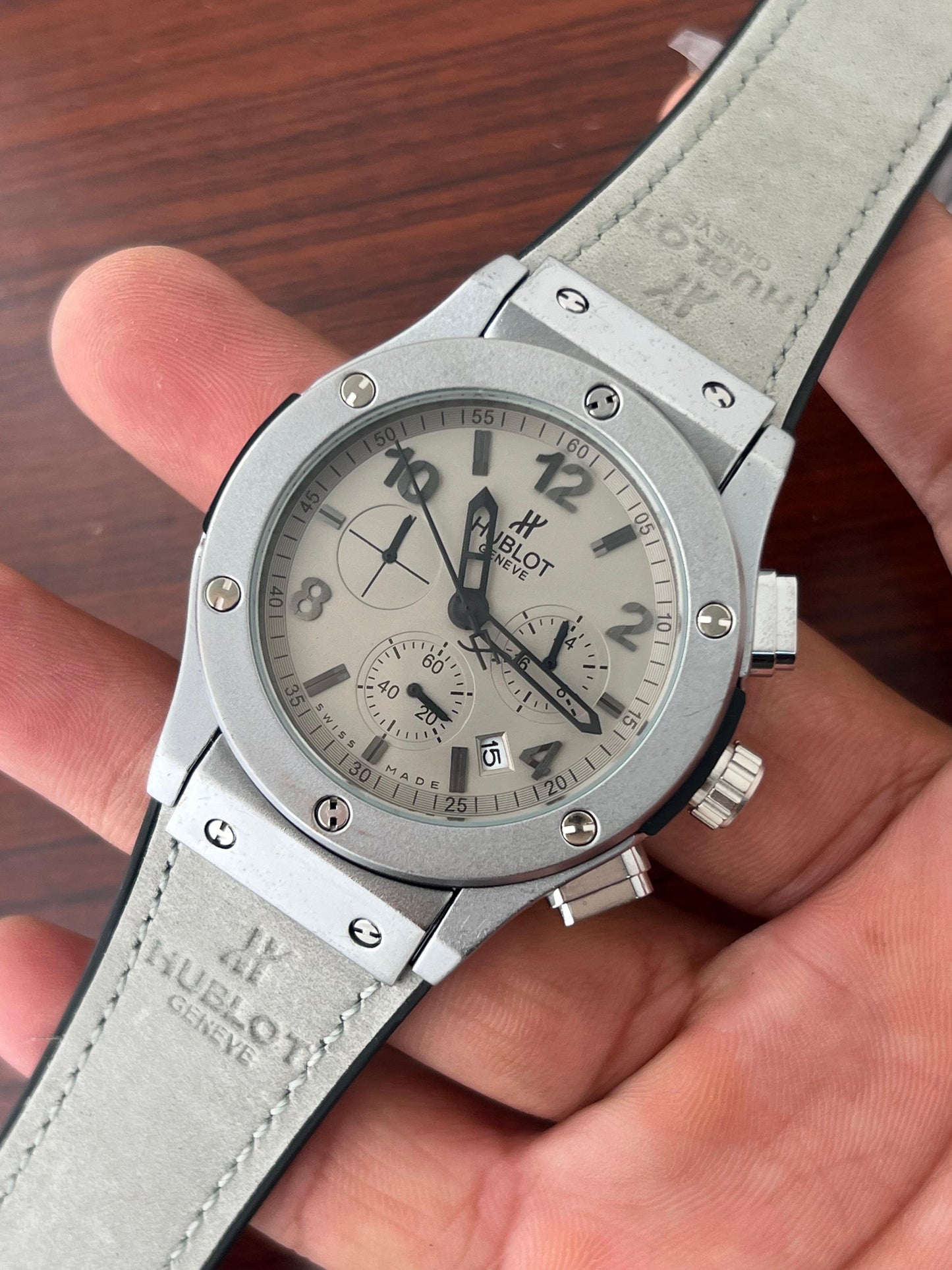 ✅ *Hublot Big Bang 5 Hand all shining Full Black, iconic  Strap collection (White Dial)