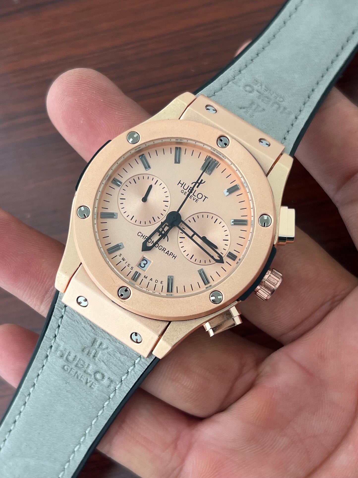 ✅ *Hublot Big Bang 5 Hand all shining Full Black, iconic  Strap collection