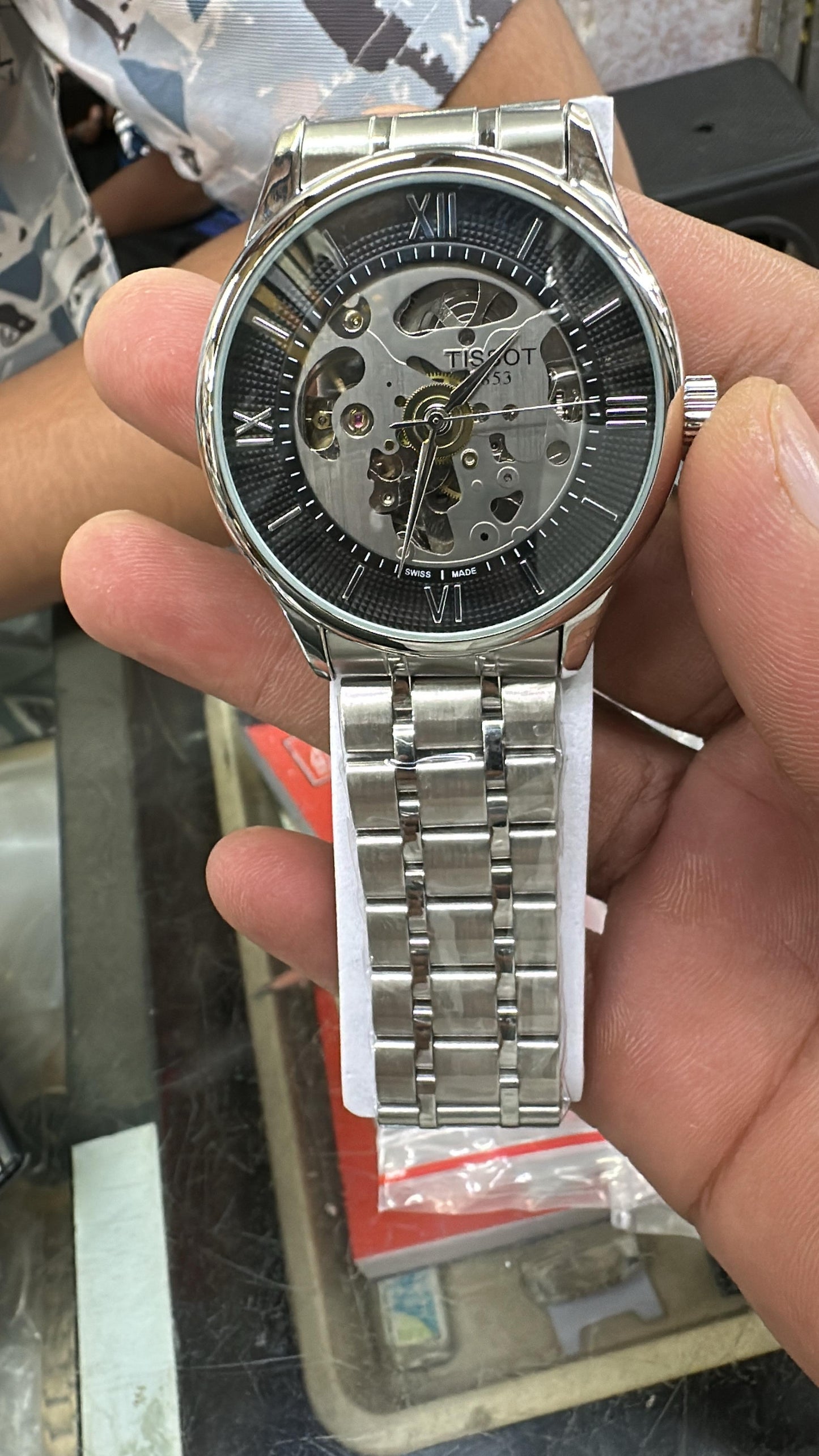 TISSOT Quality & Looks to suit your Premium Quality Men's watch