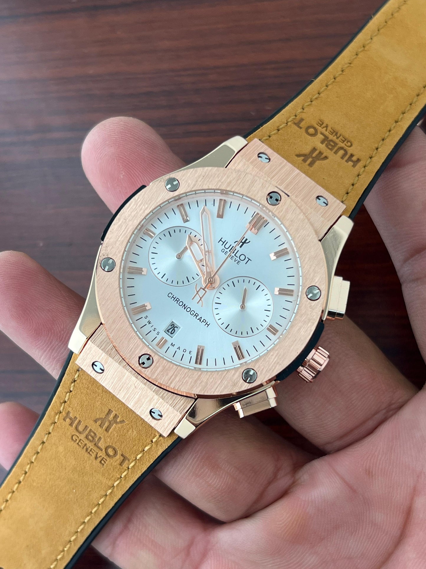 ✅ *Hublot Big Bang 5 Hand all shining Full Black, iconic  Strap collection (White Dial)