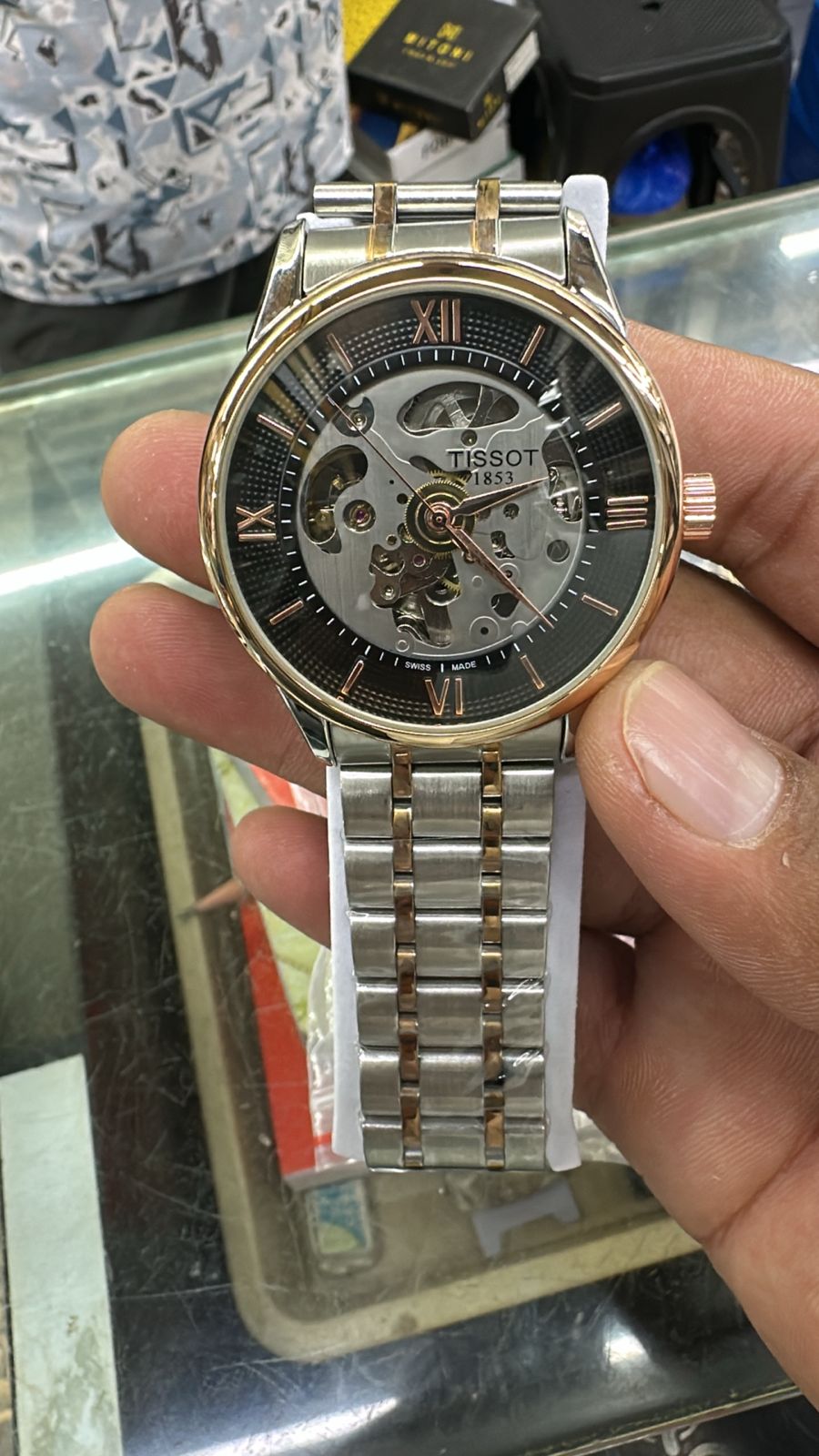 TISSOT Quality & Looks to suit your Premium Quality Men's watch
