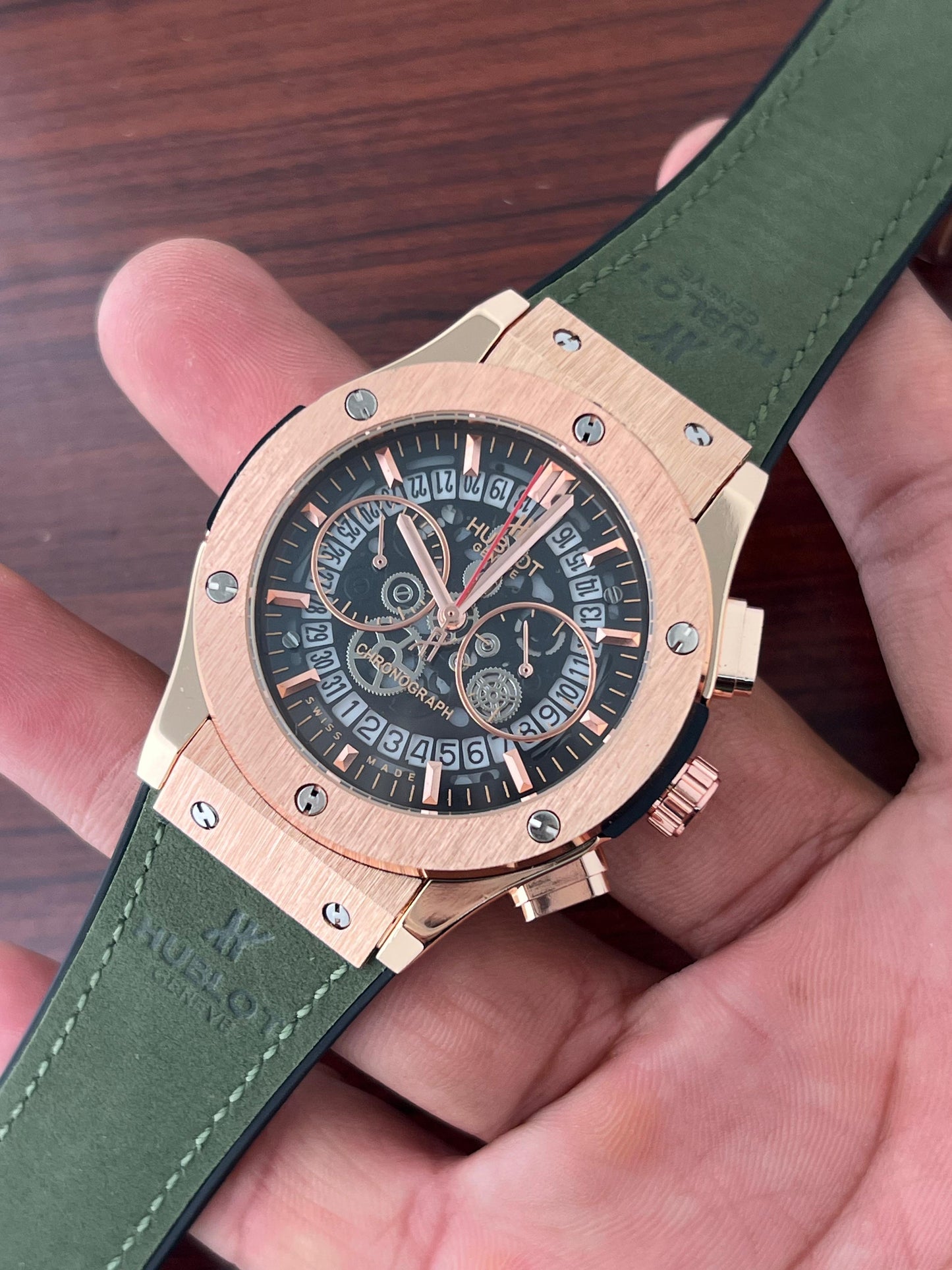 ✅ *Hublot Big Bang 5 Hand all shining Full Black, iconic  Strap collection