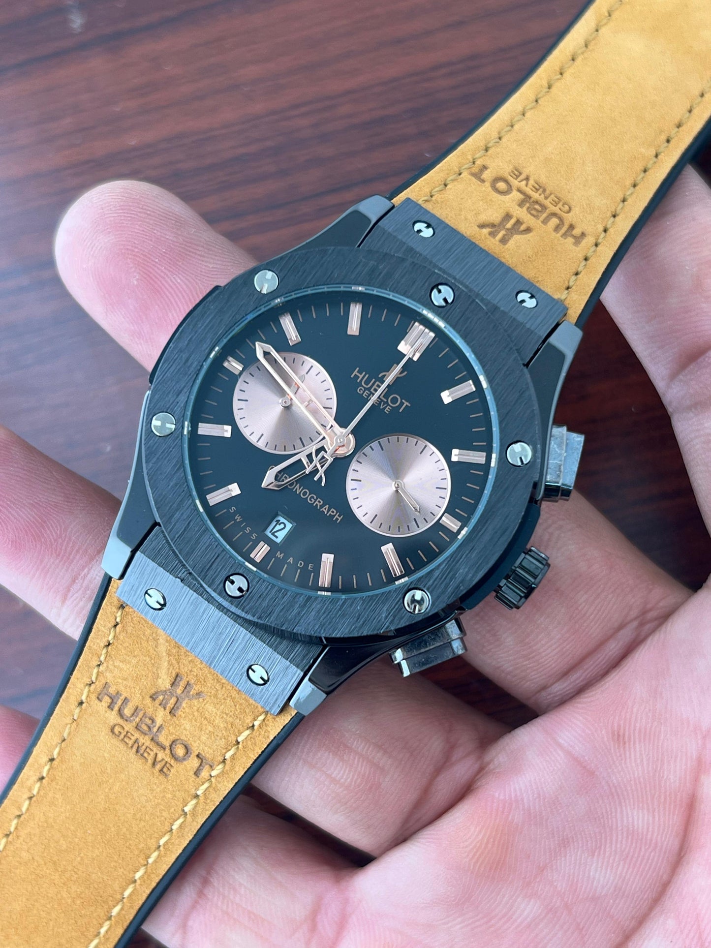 ✅ *Hublot Big Bang 5 Hand all shining Full Black, iconic  Strap collection