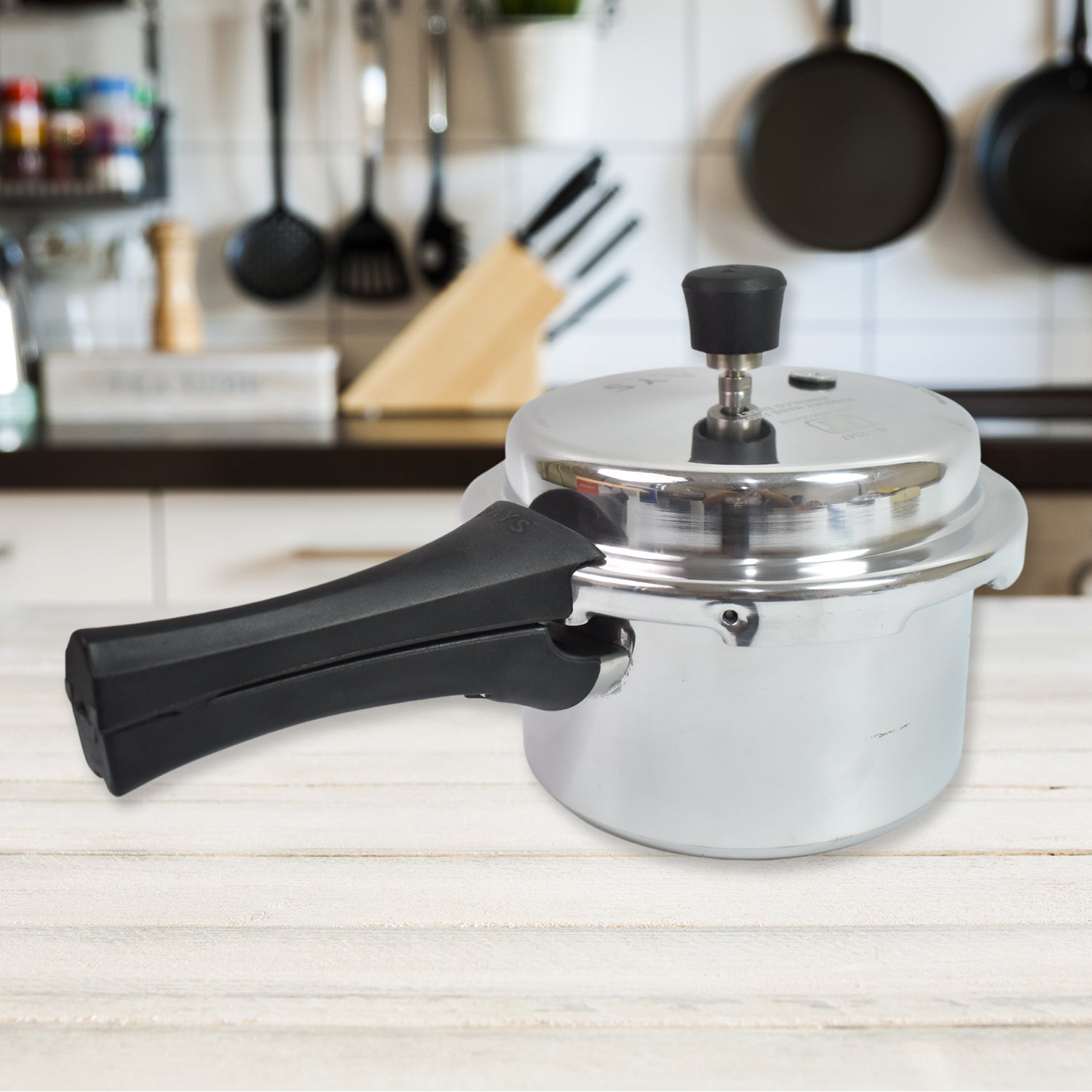 Aluminium Rays Pearl Pressure Cookers With Outer Lid (2.5 Litres) - Springkart 