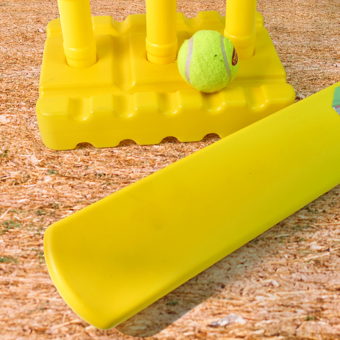 Big Cricket Kit Cricket Set With 1 Cricket Bat 1 Rubber Ball Bails 3 Stumps With Stand Base - Springkart 