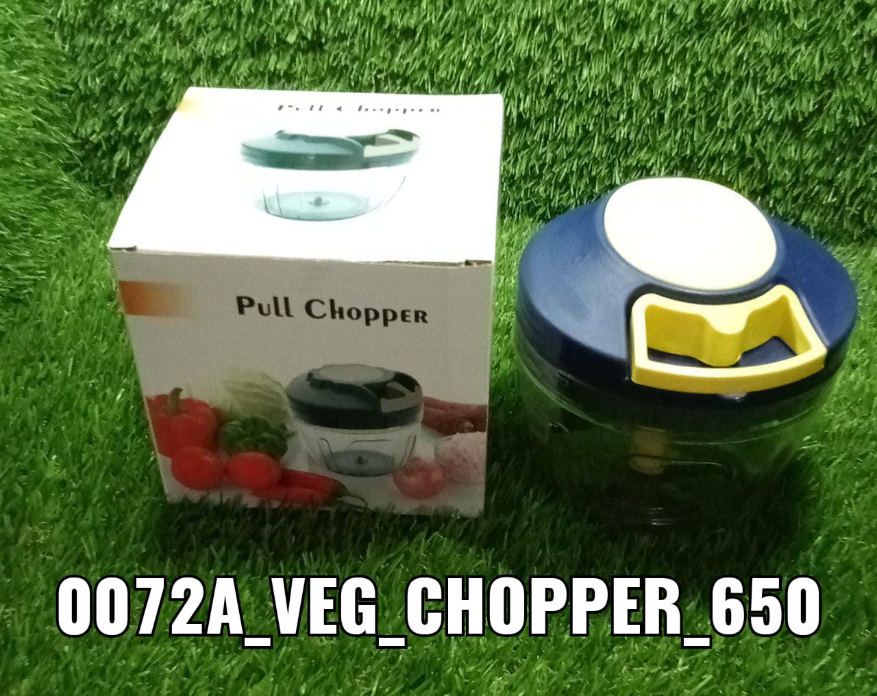 Chopper with Blades for Effortlessly Chopping Vegetables and Fruits for Your Kitchen (650ml) - Springkart 