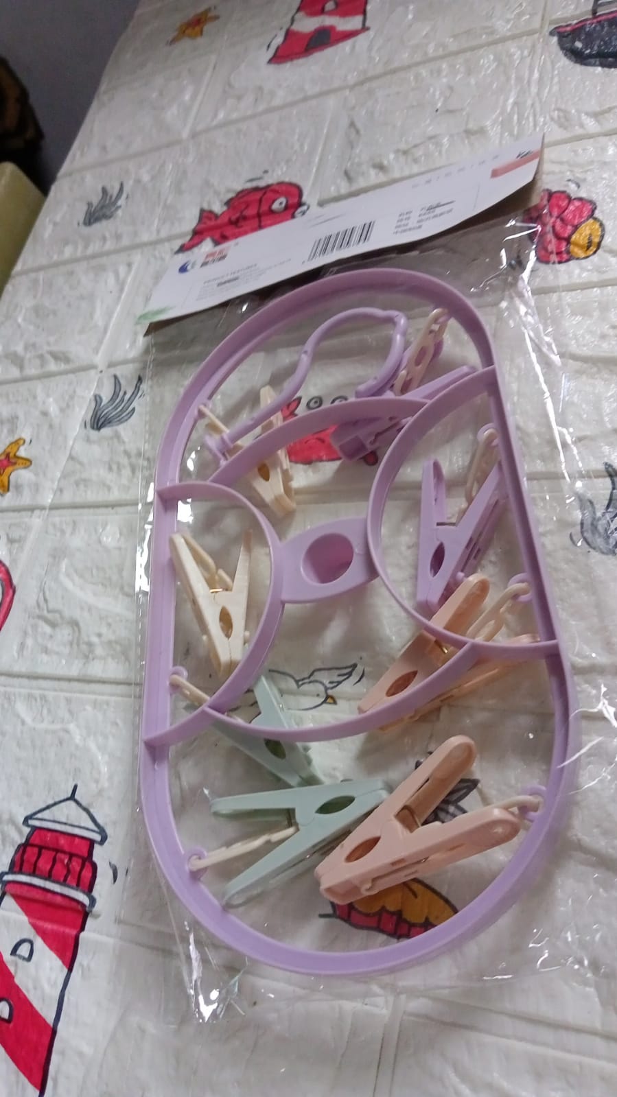 CLOTHESPIN RACK LAUNDRY DRYING RACK, CLOTHES HANGERS WITH 8 CLIPS, CLIP HANGER DRIP HANGER FOR DRYING UNDERWEAR, BABY CLOTHES, SOCKS, BRAS, TOWEL, CLOTH DIAPERS, GLOVE - Springkart 