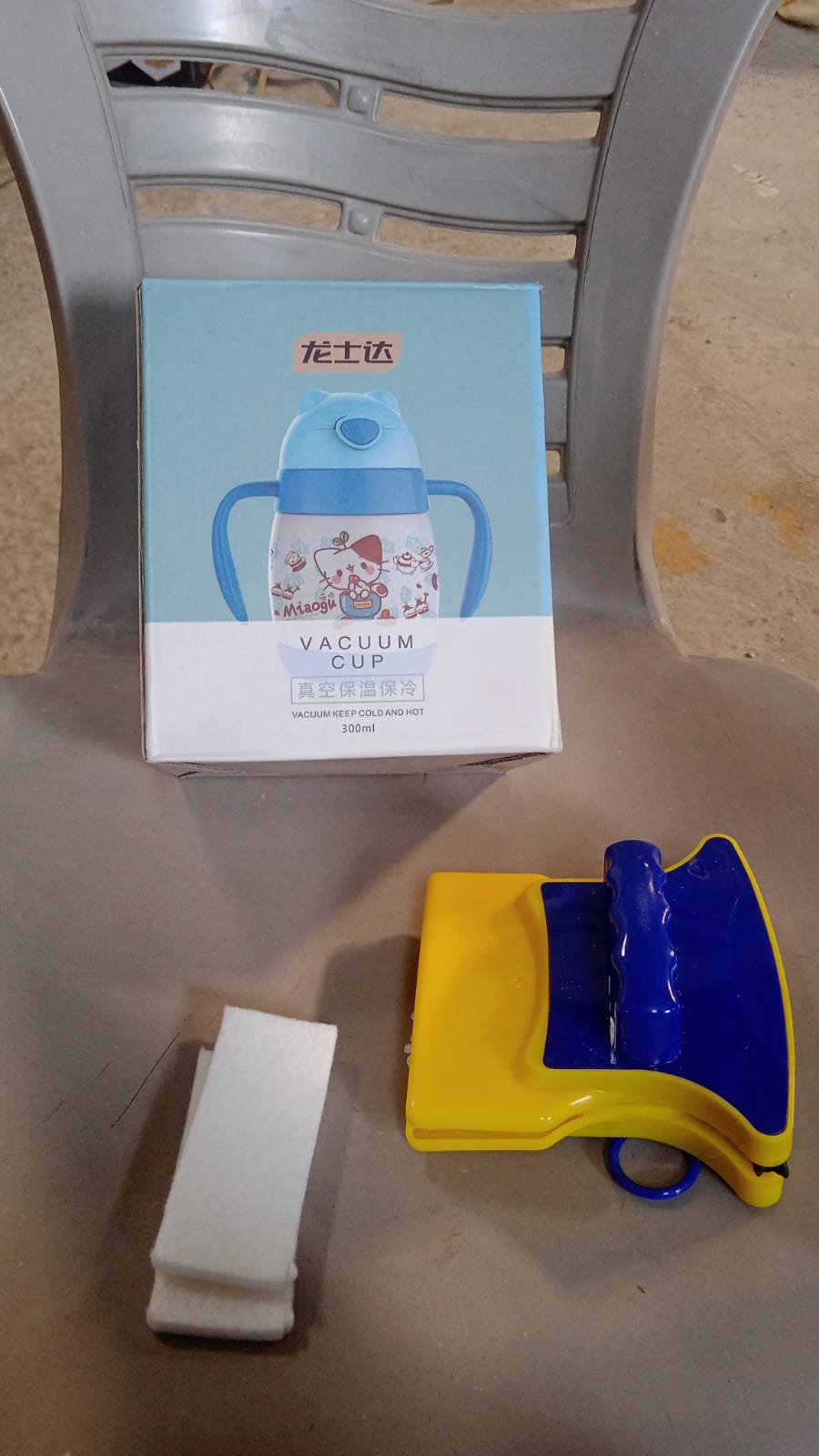 Magnetic Glass Cleaner (1 Pc): Square, Double-Sided Wiper, 2 Extra Pads - Springkart 