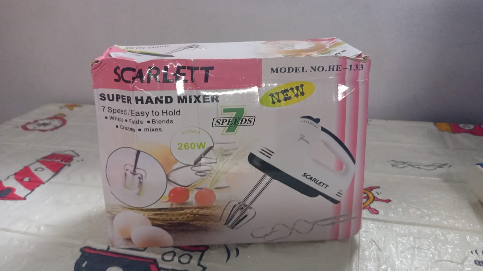 Compact Hand Electric Mixer / Blender for Whipping / Mixing with Attachments - Springkart 