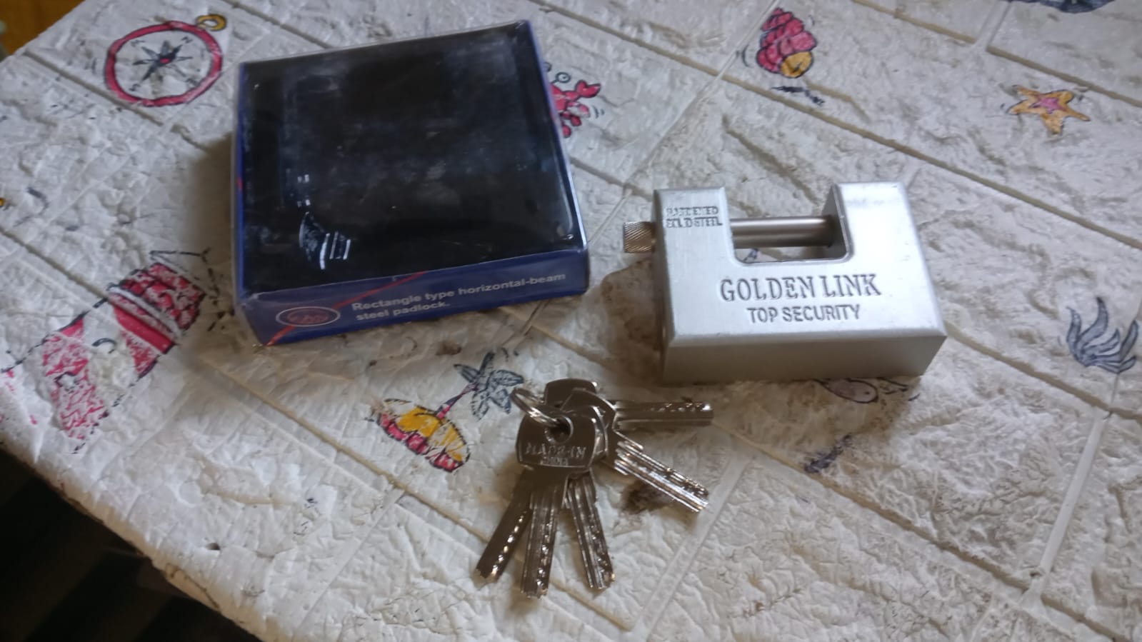94mm Stainless Steel Padlock: Rectangular, Hardened Steel, 5 Keys - Springkart 