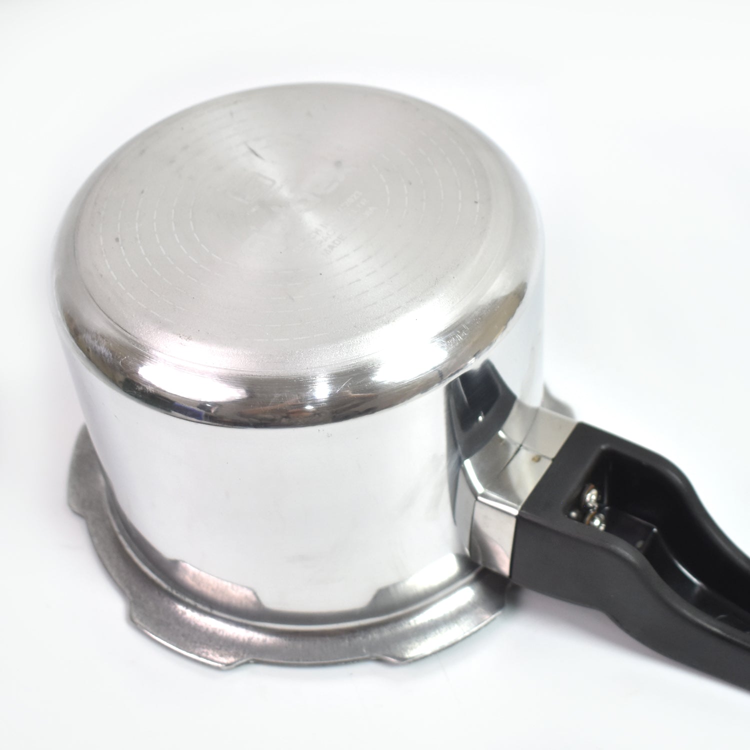 Aluminium Classic Goldex Pressure Cookers With Outer Lid (2 Litres) - Springkart 