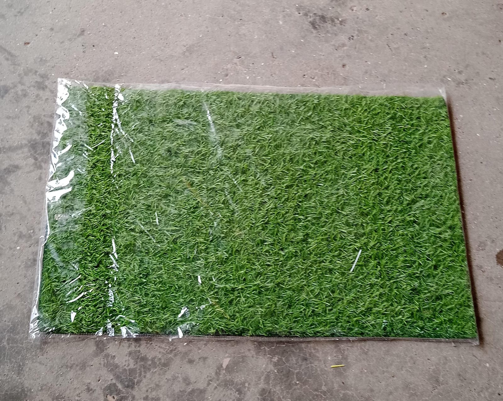Artificial Grass for Balcony Or Doormat, Soft and Durable Plastic Turf Carpet 58x38cm - Springkart 