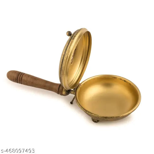 Pure brass with a premium lacquered finish, this Dhoop Dani