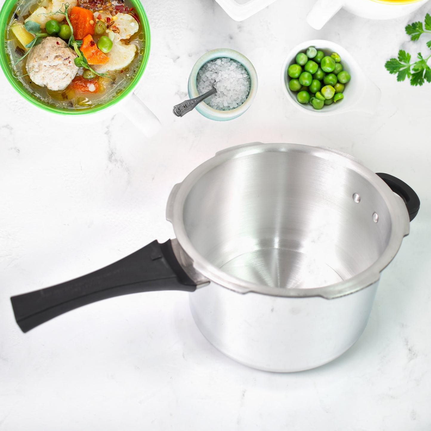 Aluminium Rays Aura Pressure Cookers With Outer Lid (5.5 Litres) - Springkart 
