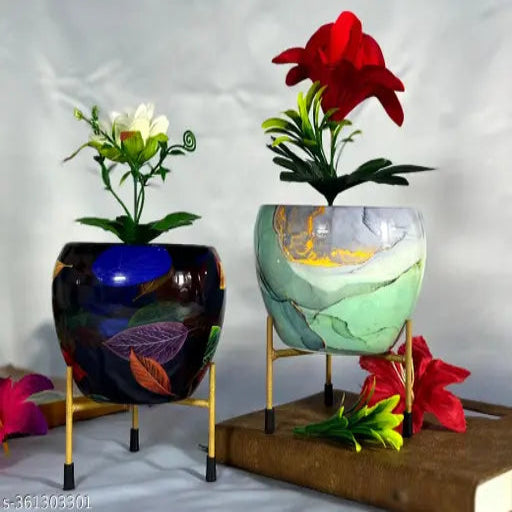 Multicolour Metal Pot with Stand, Rust-Free Powder Coating, Indoor Outdoor Use, Home Office Decor, Plants Not Included, Pot Size: 10 * 13cm, Stand Height: 7.5cm