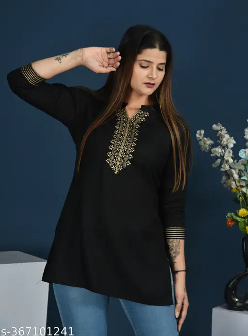 Women Tending Rayon Goldan Printed short kurta