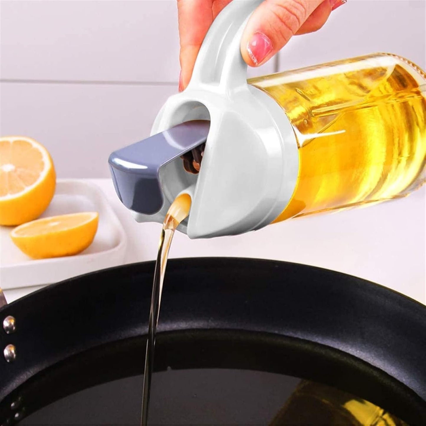 Kitchen Glass Oil Bottle Dispenser Automatic Opening Closing Home Bottles For Oil And Vinegar Honey Olive Oil Container (630ml) - Springkart 
