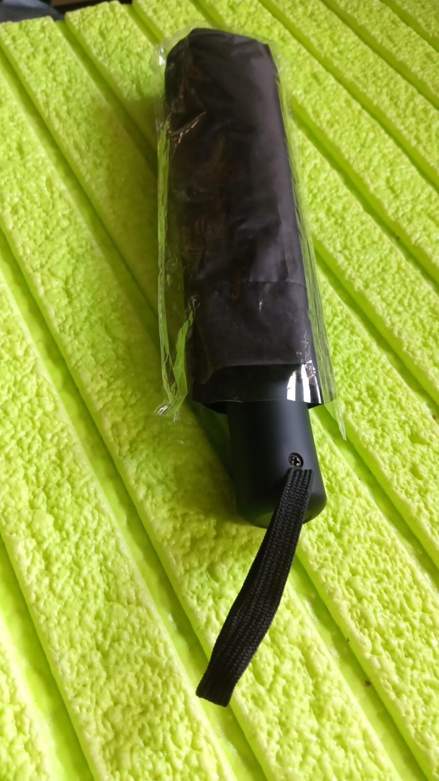 12744 2 Fold Manual Open Umbrella Windproof Sunproof Rainproof With Sturdy Steel Shaft Wrist Straps Easy To Hold Carry Umbrella For Women Men Kids - Springkart 