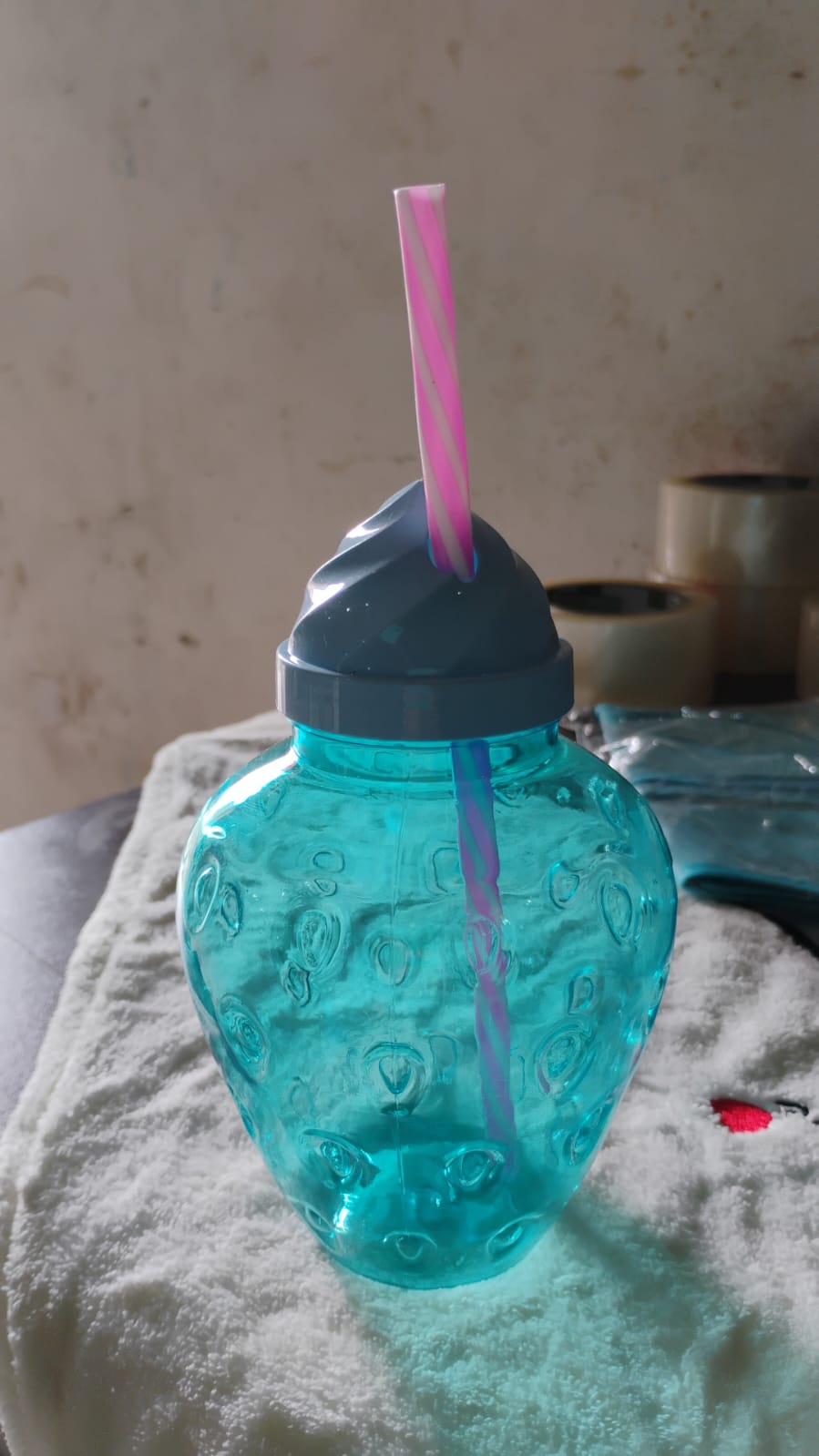 Single Plastic Drinking Cup Durable Lightweight And Easy To Use (1 Pc) - Springkart 