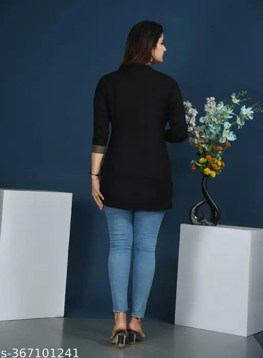 Women Tending Rayon Goldan Printed short kurta